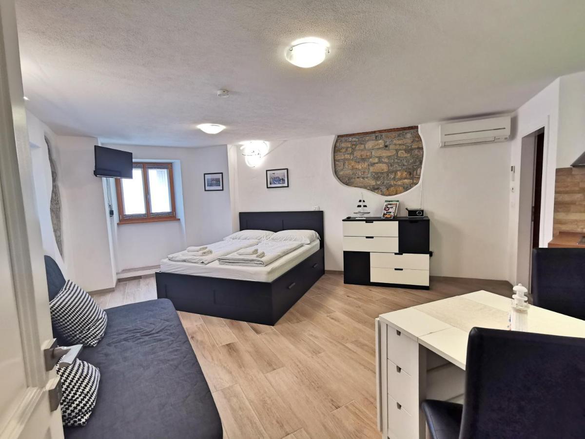 Dionea Apartament *