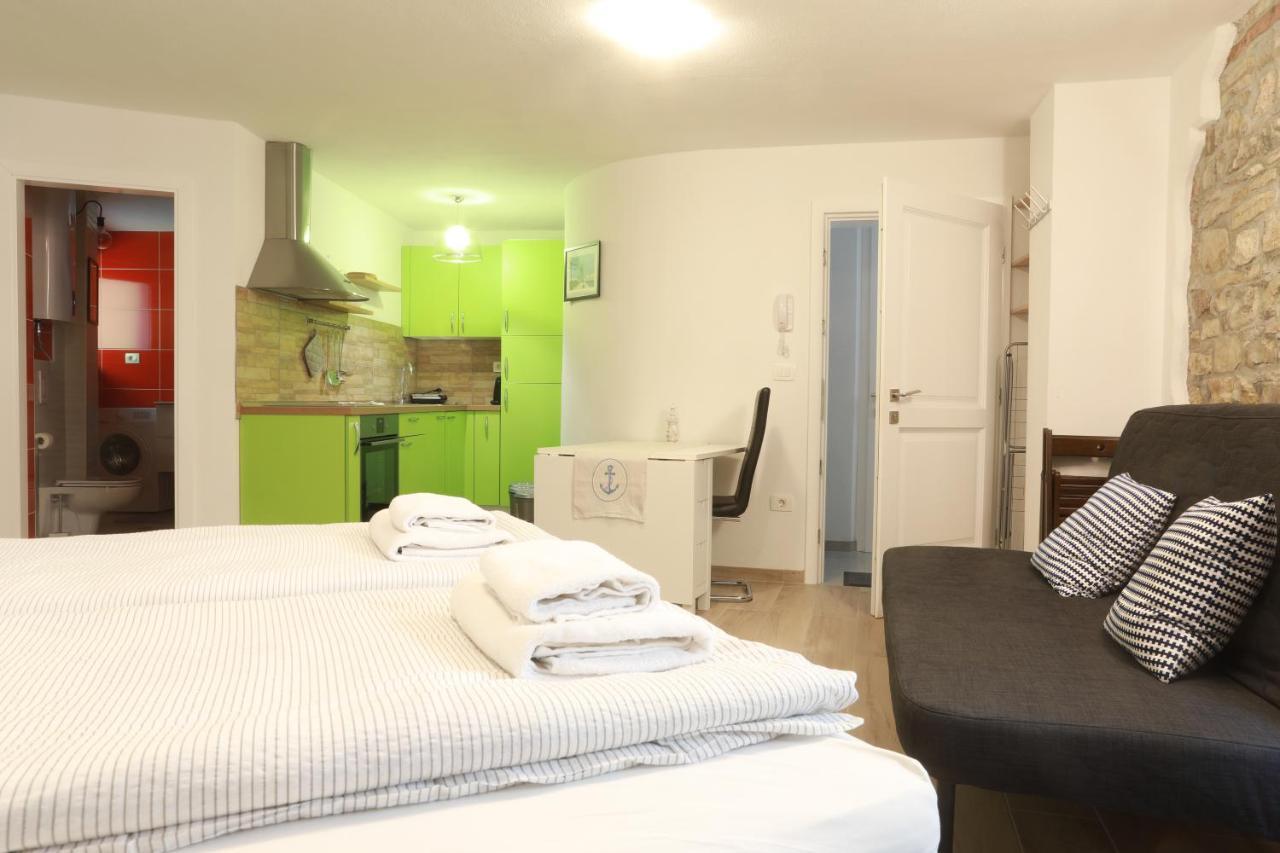 Dionea Apartment